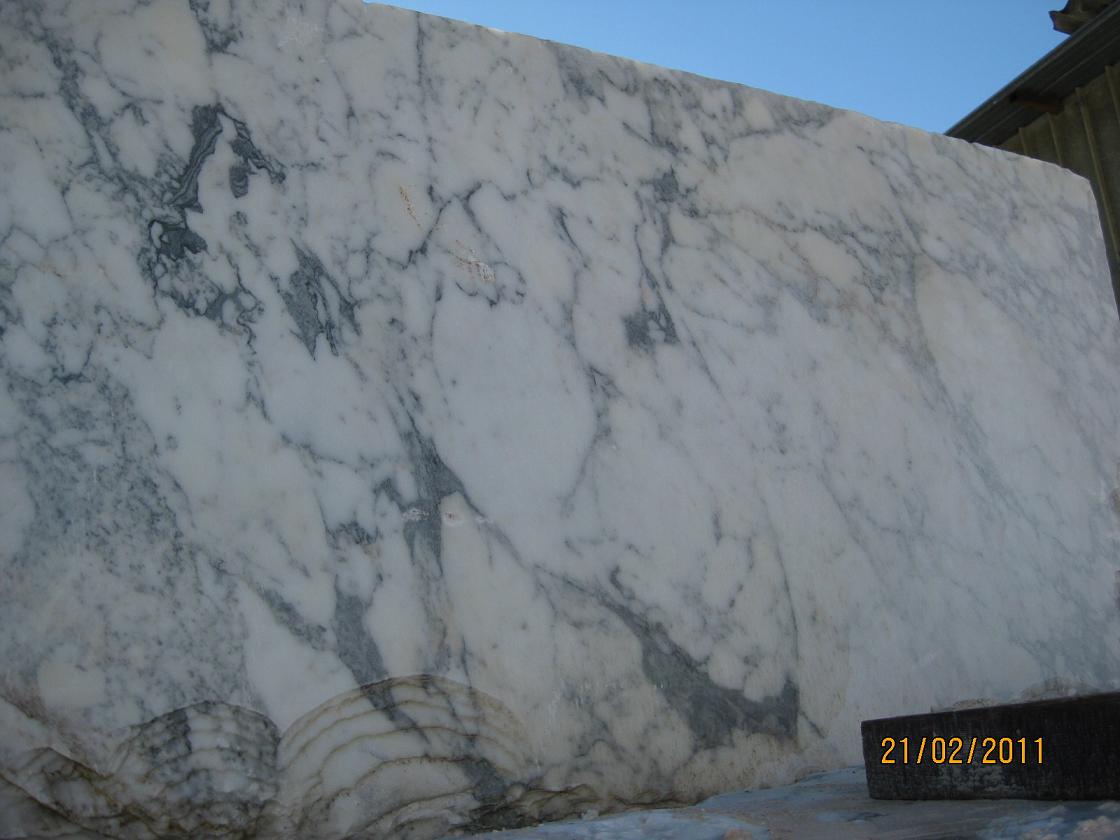Blocco di marmo Arabescato tipo Cervaiole qualità commerciale