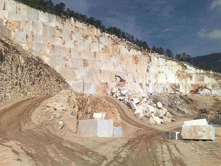 limestone crema quarry